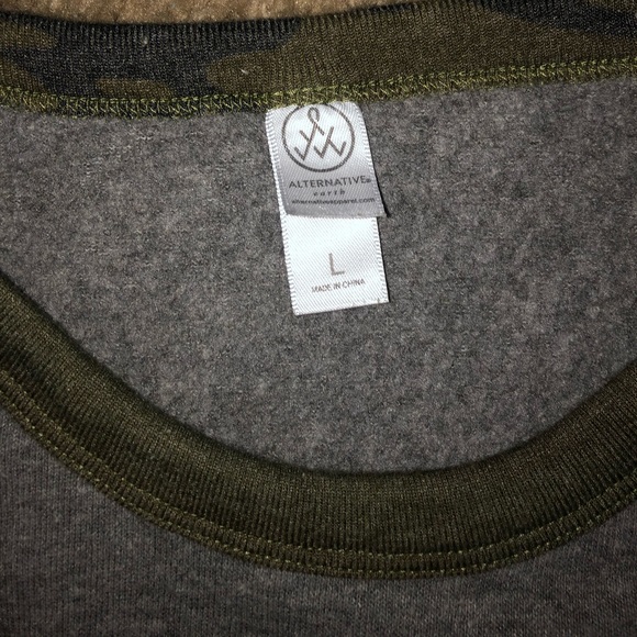 🆕🚹Lg Alt. Apparel EUC Grey&Camo Crewneck,EUC🔥‼️ - Picture 6 of 7